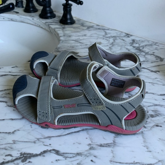 Teva’s Sandals 5 - Picture 1 of 10